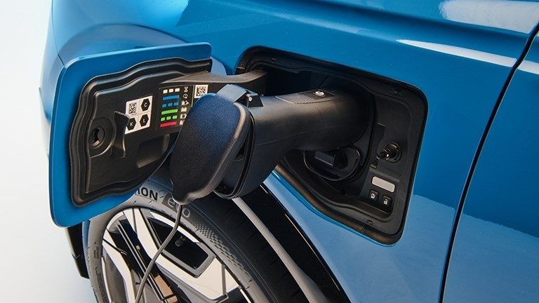 Accessoires LEAF - Connecteur V2L( Vehicle to Load) permettant une charge inversée