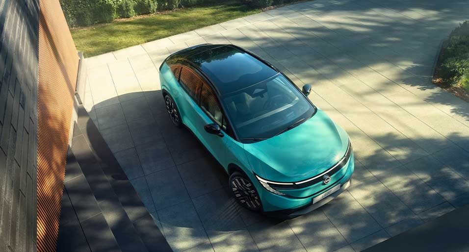 Nissan LEAF en familie suv med lang rækkevidde