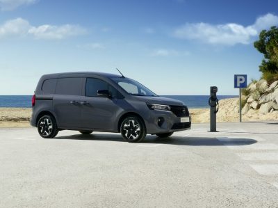 Interstar électrique en train de charger