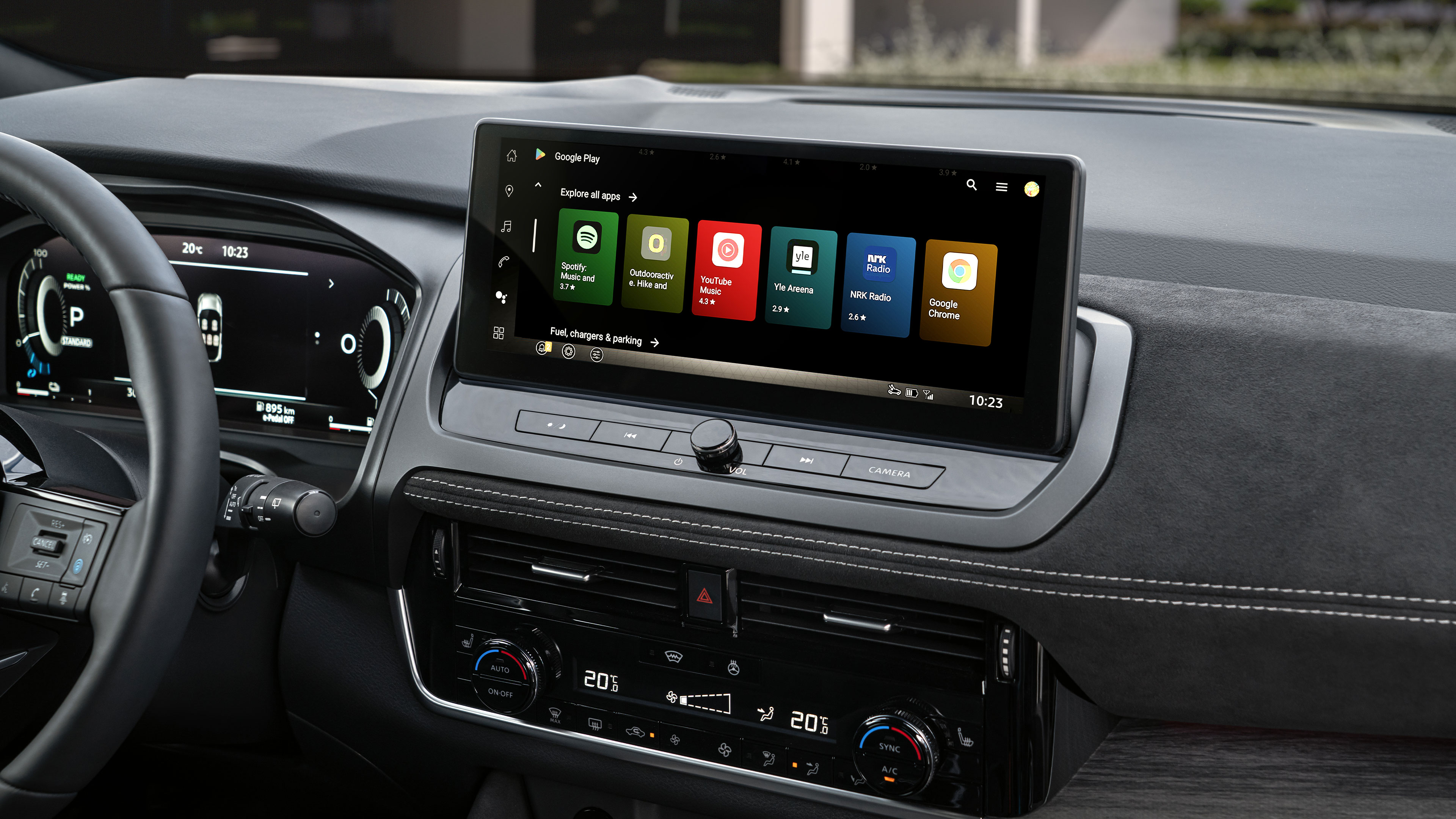 Vue du Nissan Qashqai e-POWER sur le centre de contrôle multimedia avec Google embarqué