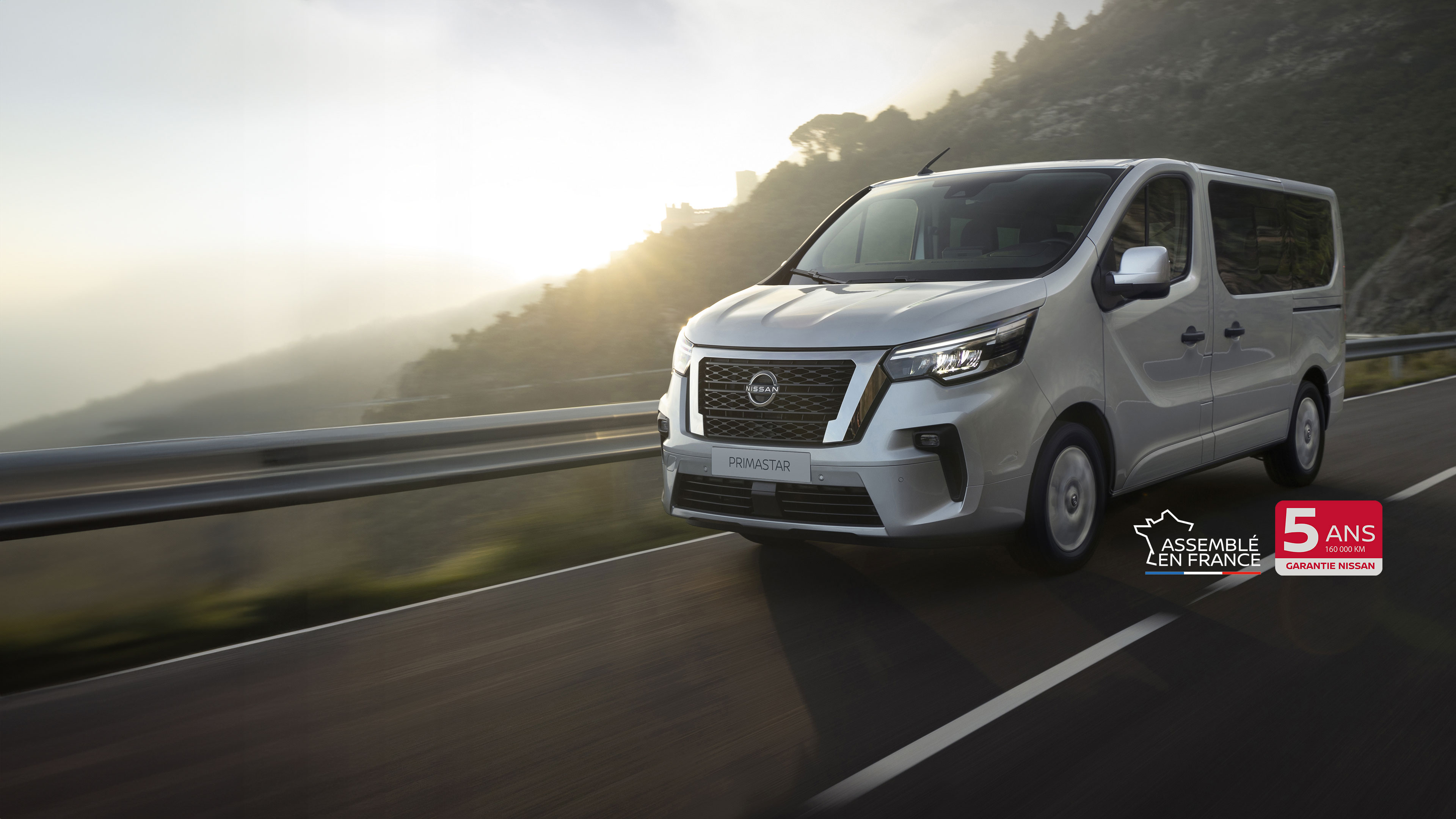 Nissan Primastar Combi vue de 3/4 face