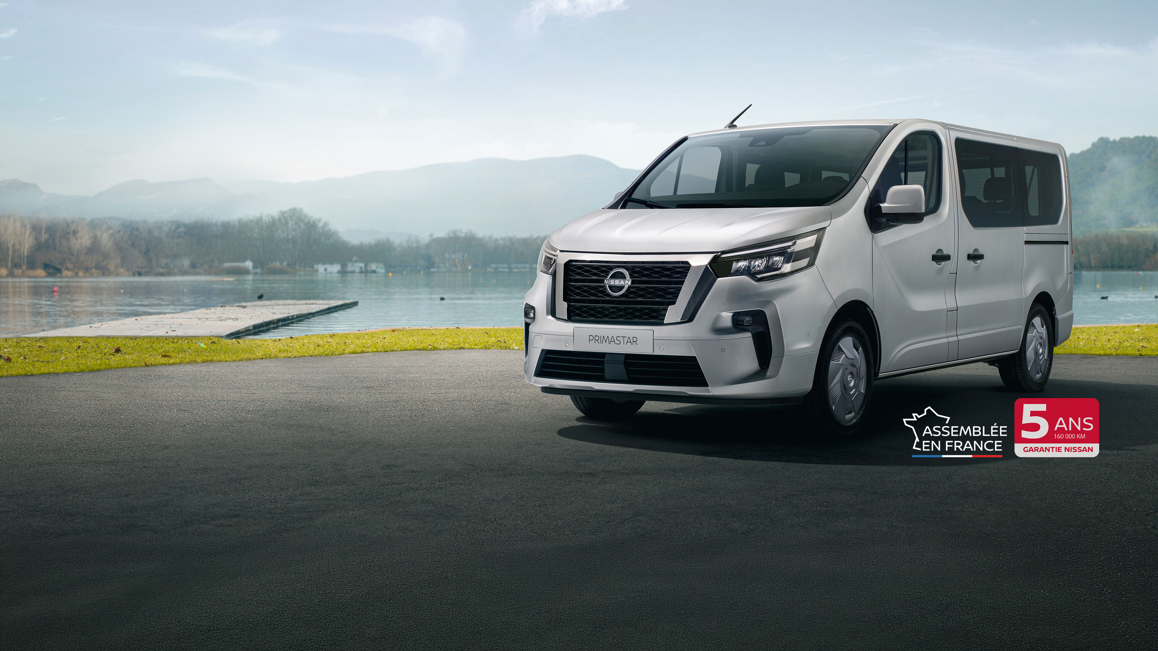 Nissan Primastar Combi vue de 3/4 face