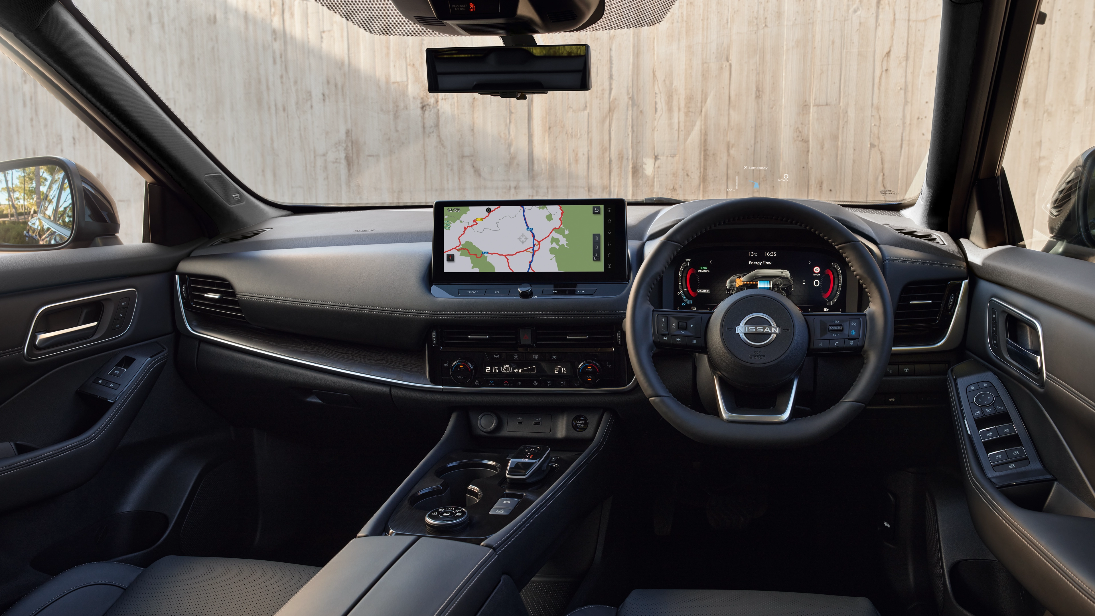 Nissan X-Trail Interior profile view