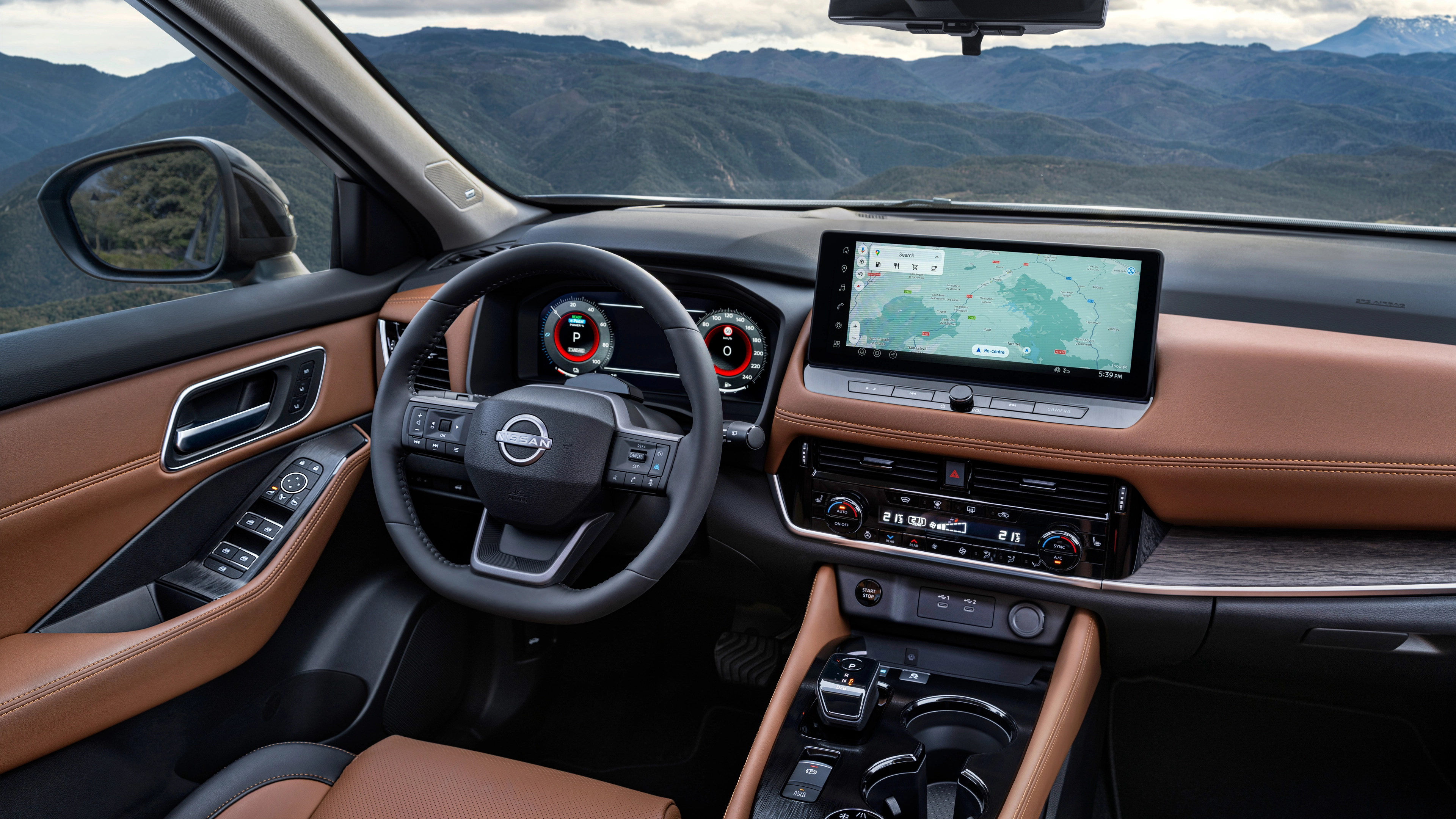 Nissan X-Trail Interior profile view