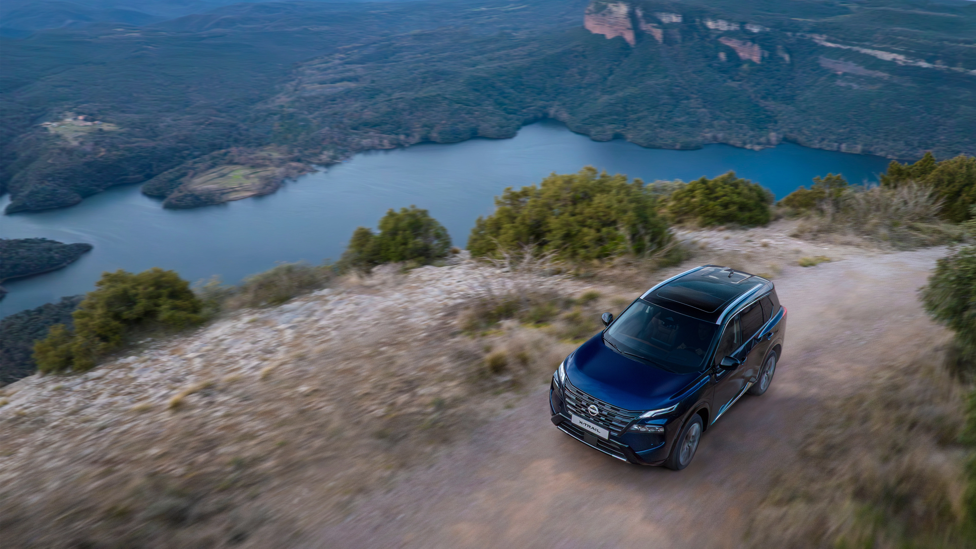 Nissan X-Trail - e-POWER - driving shot 