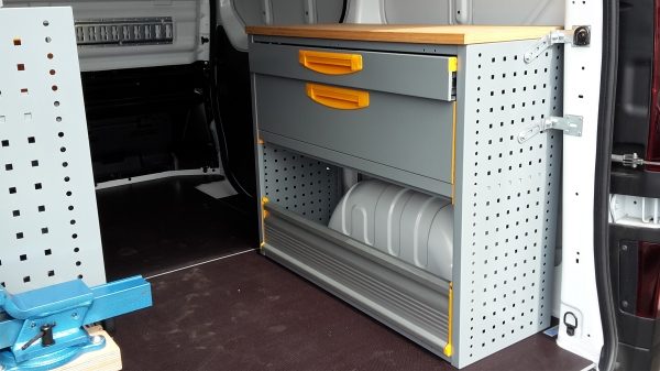 CONVERSIONS DU NISSAN NV300 -ÉTAGÈRE STOREVAN DE DROITE