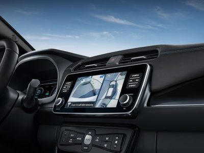 מסך מערכת המולטימדיה בניסאן ליף