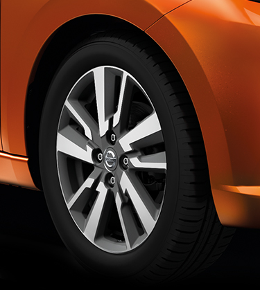 הגלגלים של ניסאן מיקרה