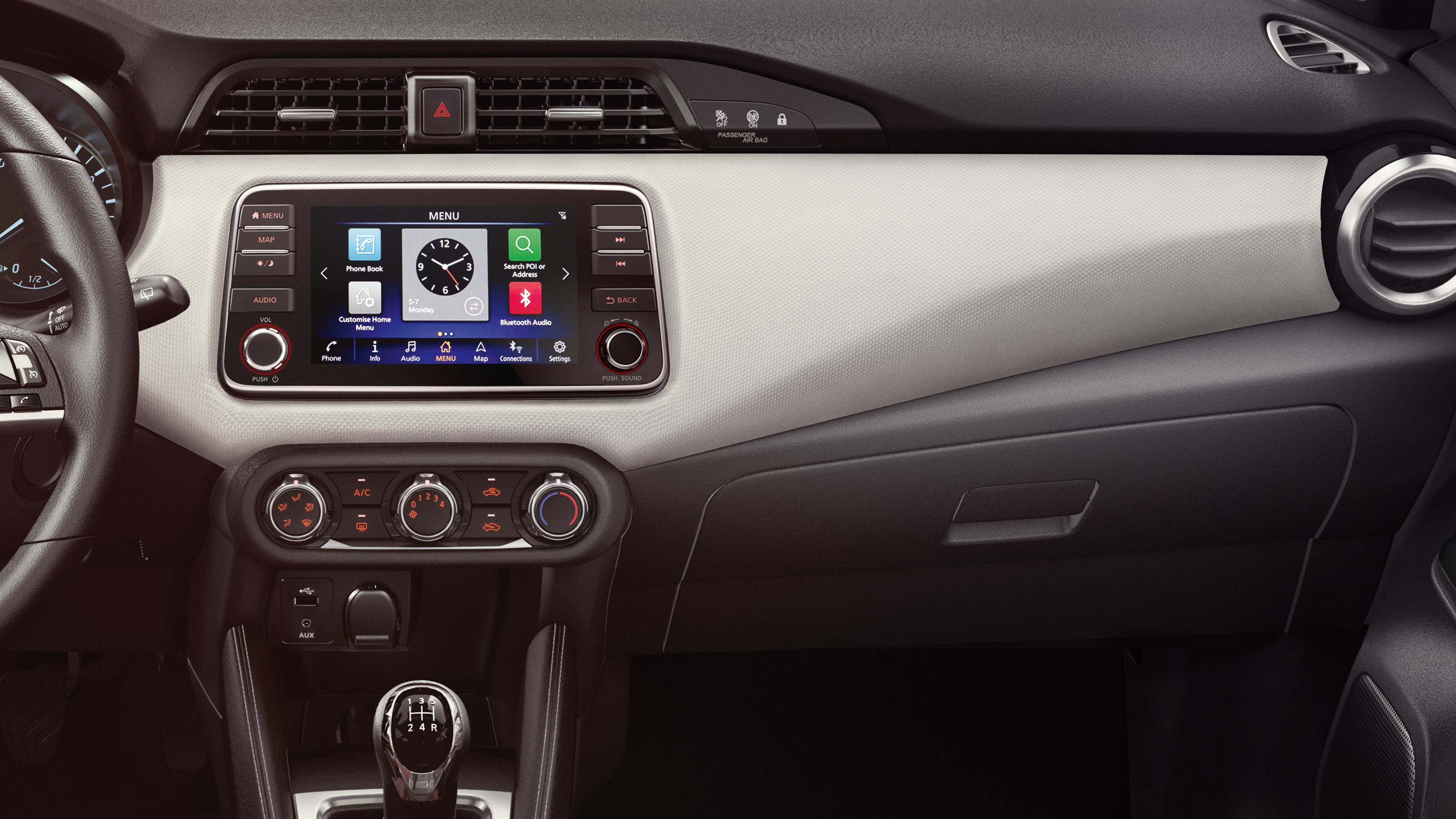 הדשבורד של ניסאן מיקרה