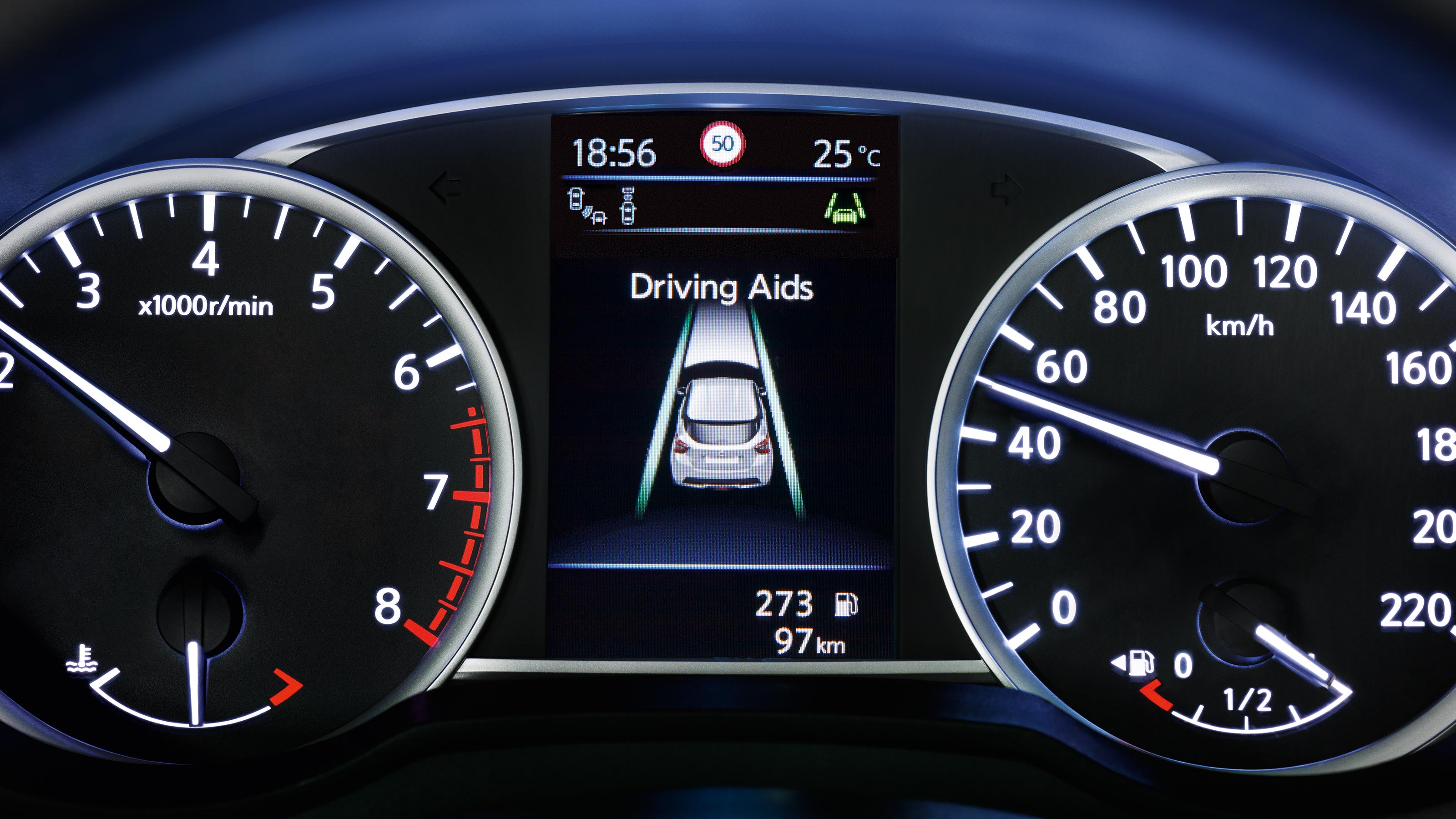 לוח המחוונים של ניסאן מיקרה