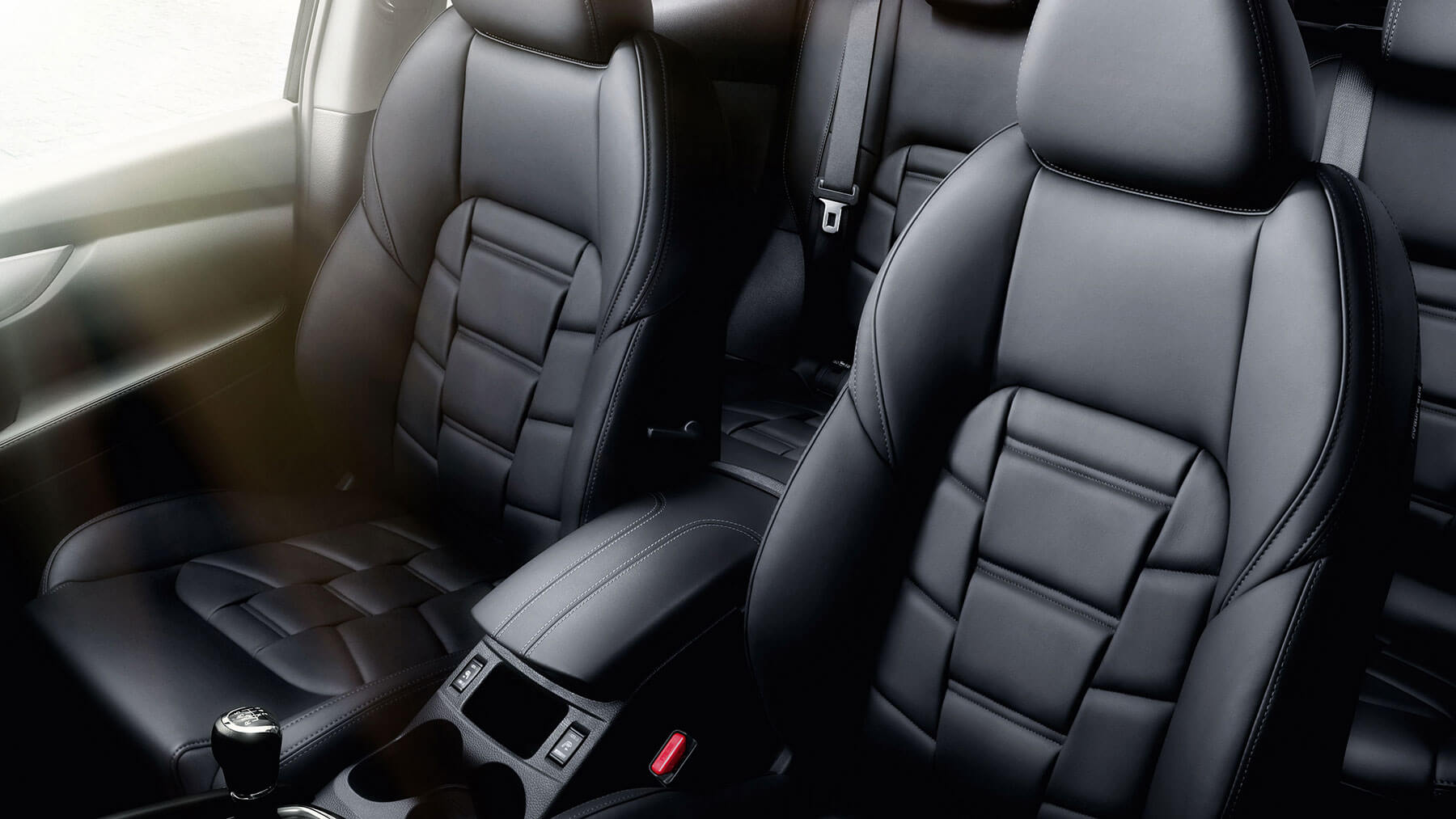 מושבים בעיצוב ספורטיבי