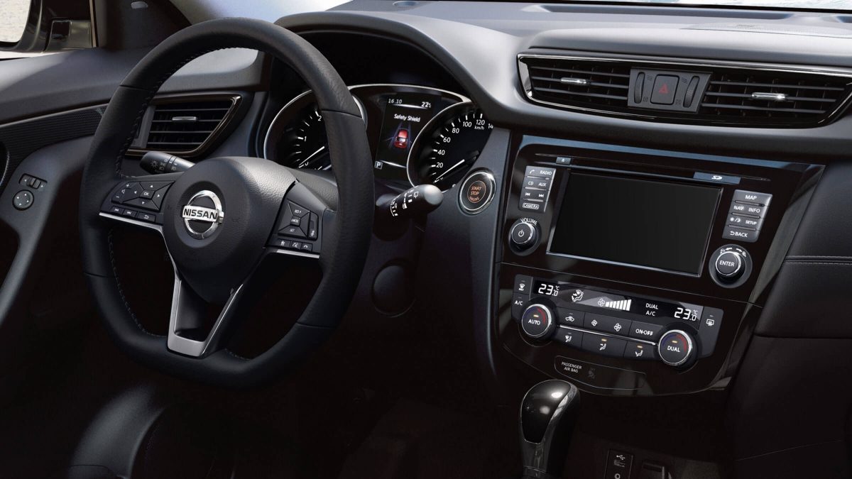 ניסאן אקסטרייל פנים הרכב - מבט על הדשבורד