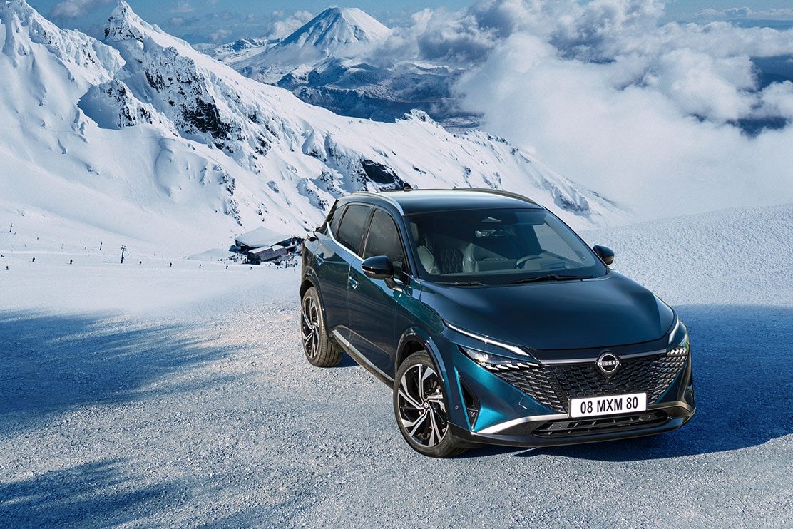 Nissan Qashqai in montagna con la neve