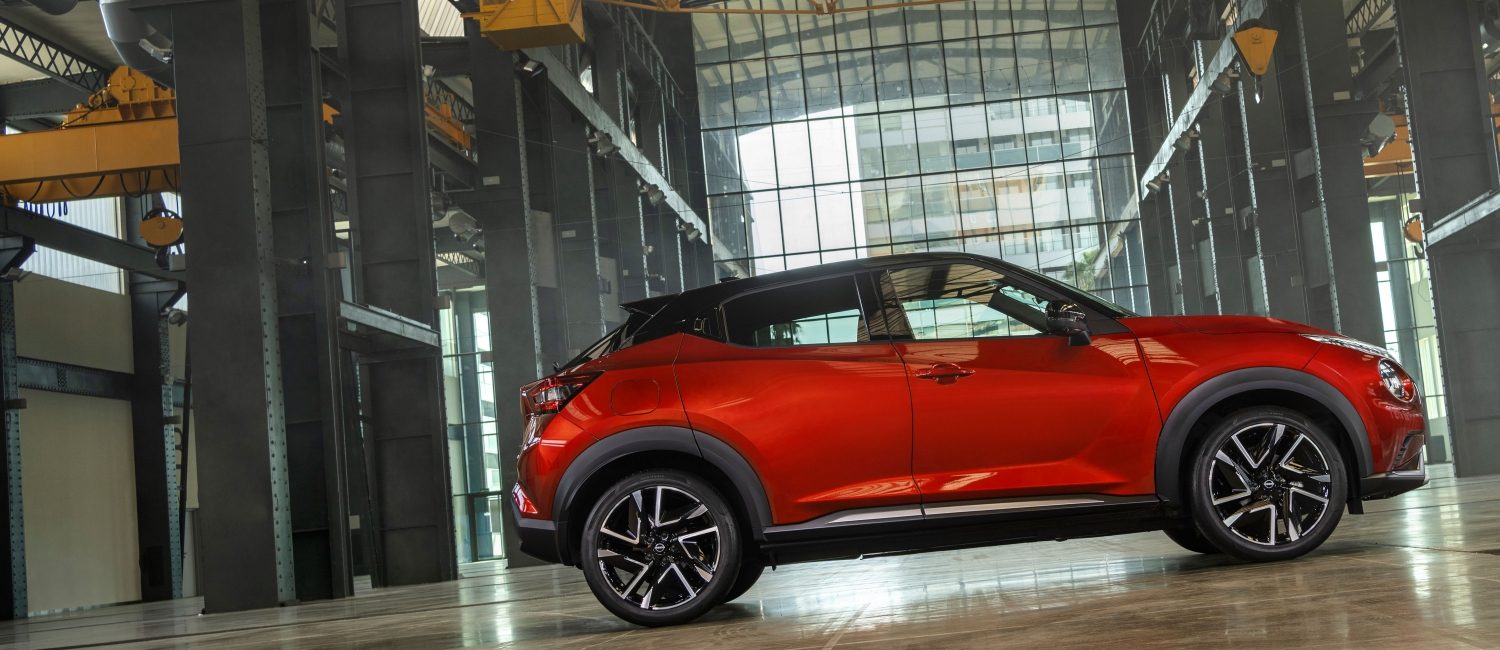 Nissan Juke parcheggiato in un capannone