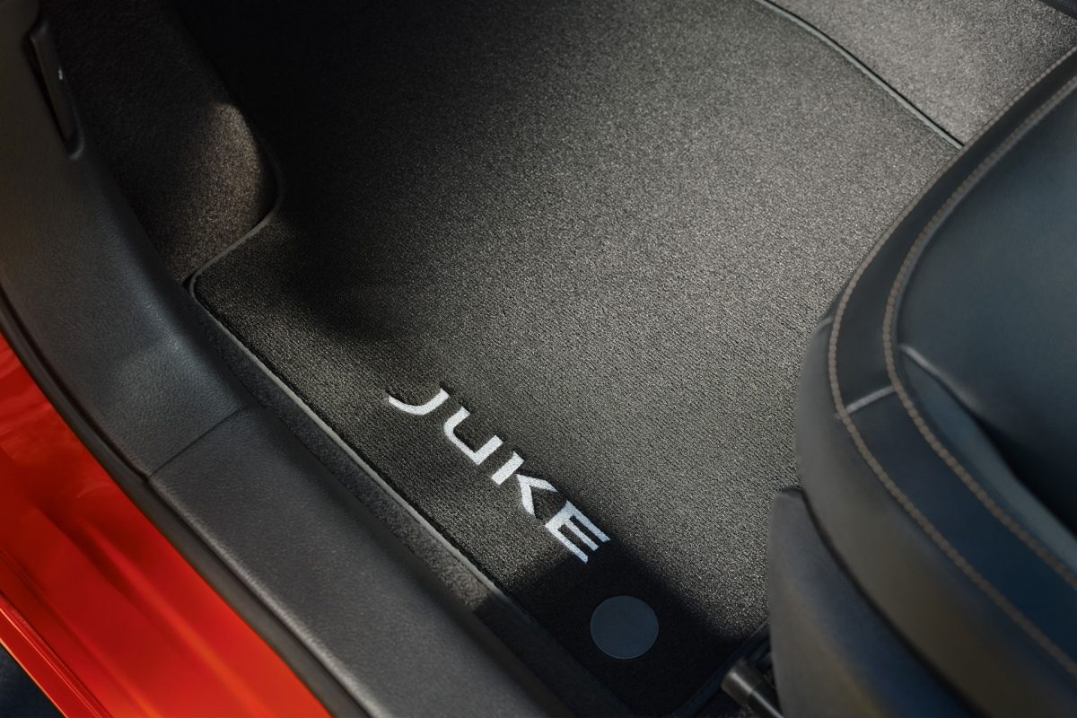 Nissan JUKE Trunk Entry Guard