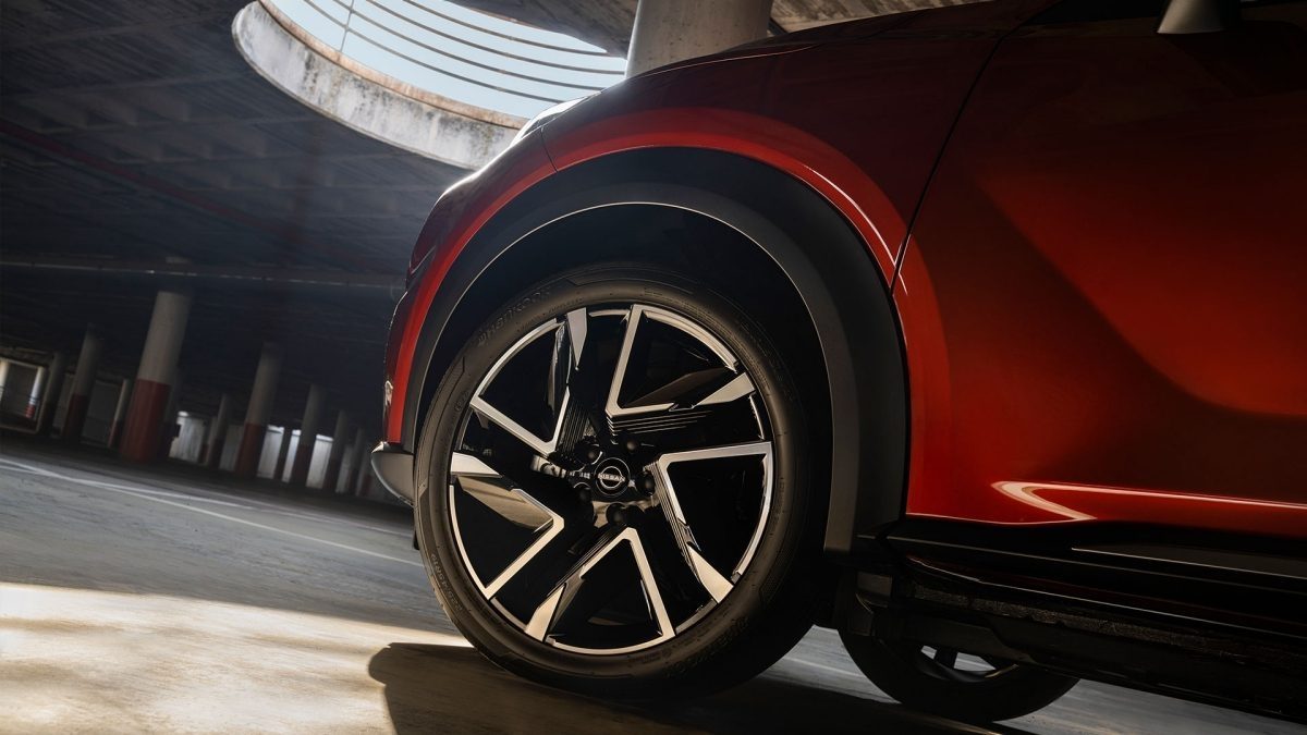 Nissan JUKE  New 19" Akari Black wheel