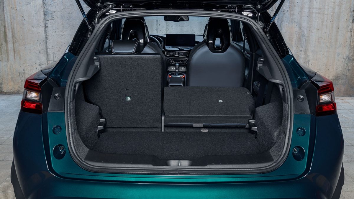 Nissan Juke rear seats profile view