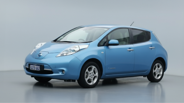 2010 Nissan LEAF, first generation.