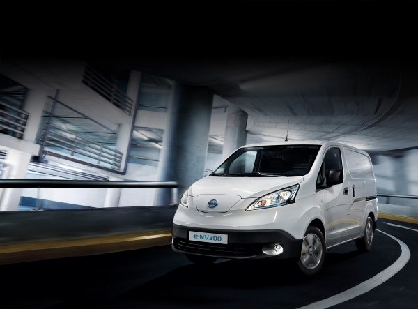 Nissan e-NV200 dans un parking moderne