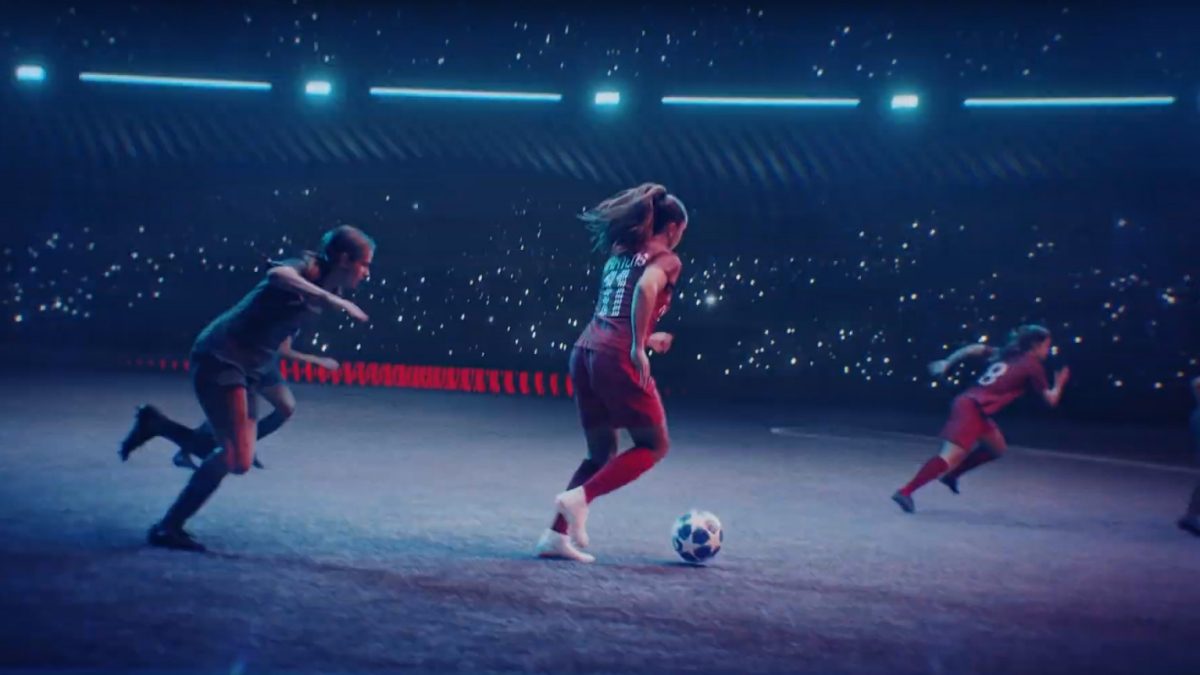 לייקה מרטנס - שגרירת ניסאן בליגת האלופות. לחצו כאן לצפיה בסרטון