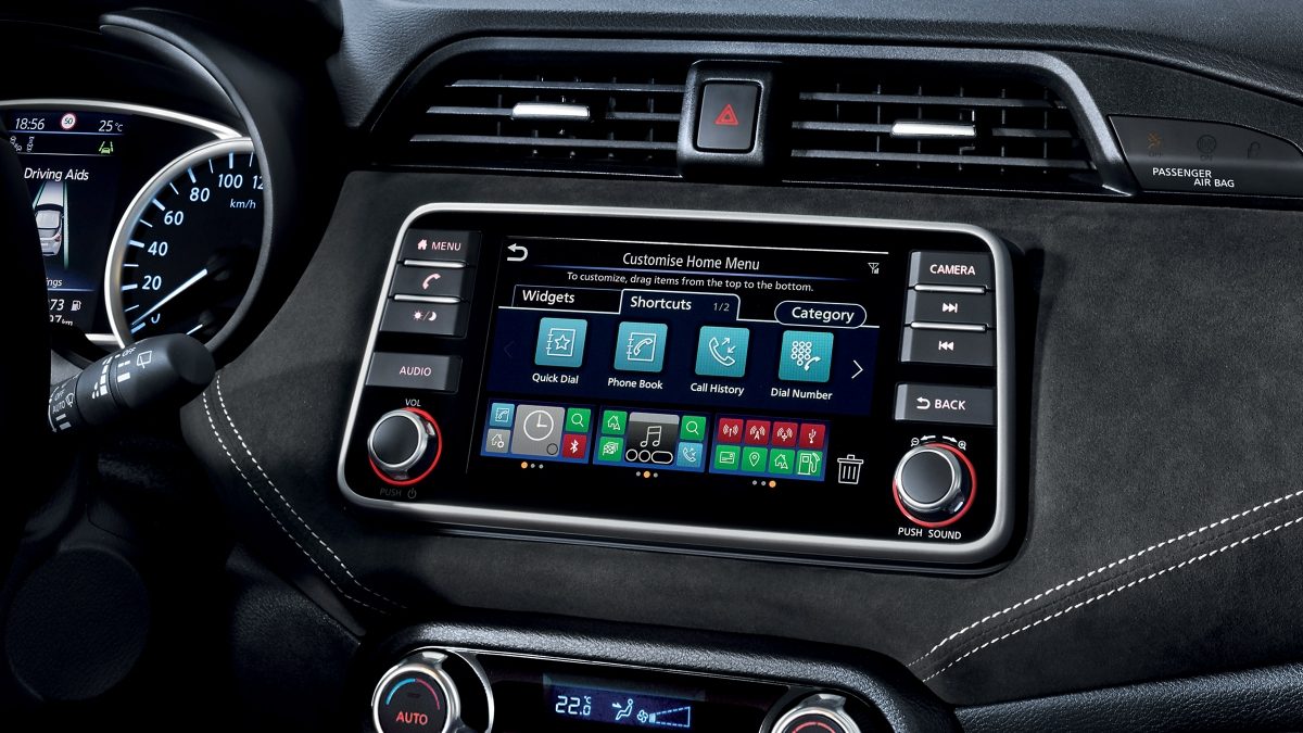 Console NissanConnect avec navigation porte à porte