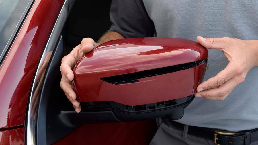Nissan – Naprawy powypadkowe – Wymiana elementów lakierowanych