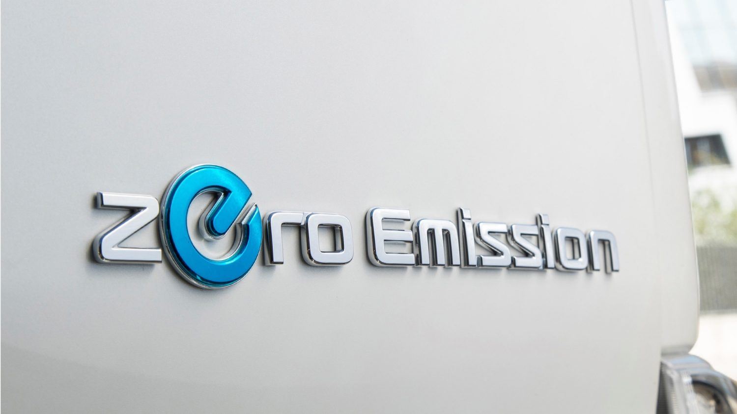 Nissan zero emission минивэн