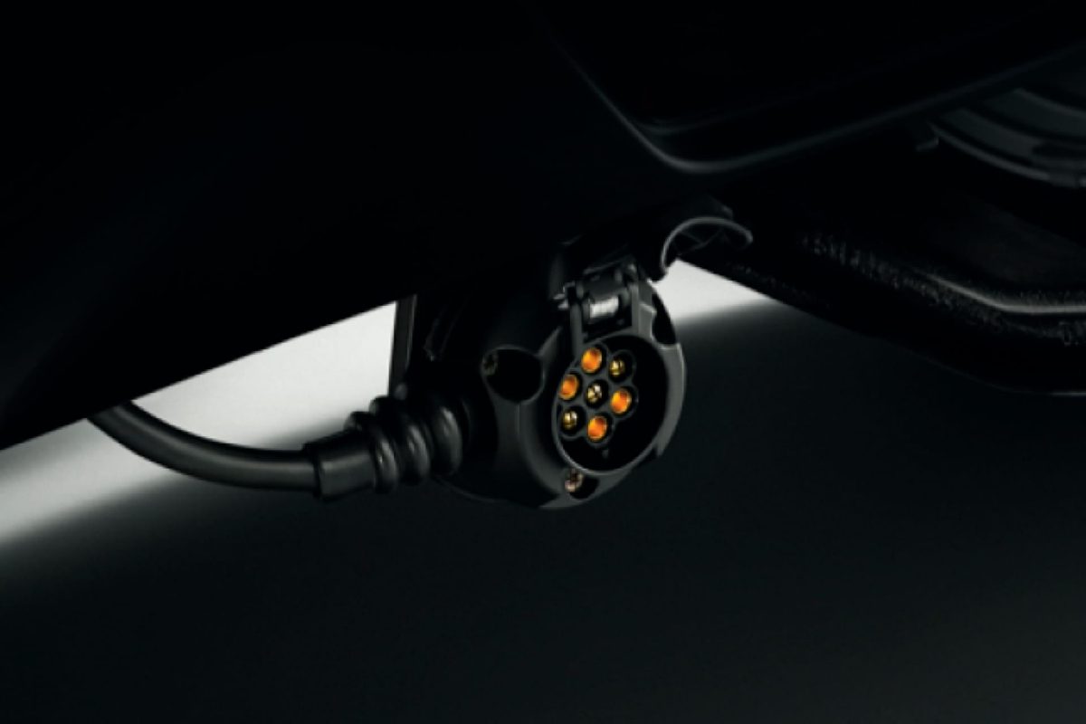 INSTALACIÓN ELÉCTRICA PARA EL ENGANCHE DE REMOLQUE