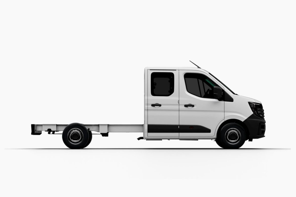 Nissan Interestar Chasis con cabina doble