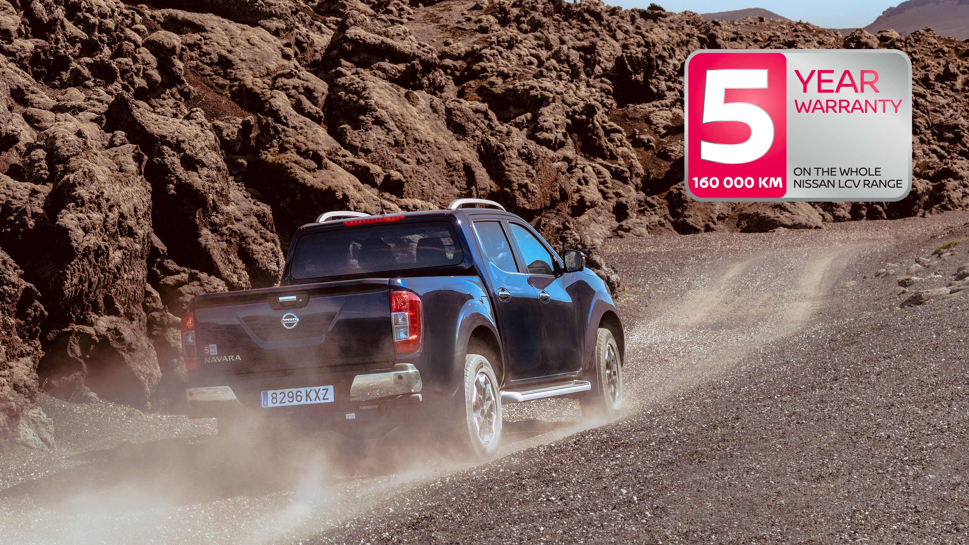 Un Nissan NAVARA dans le désert