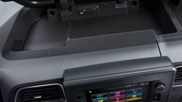 Nissan NV400 - Rangement latéral