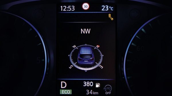 Qashqai TFT screen compass