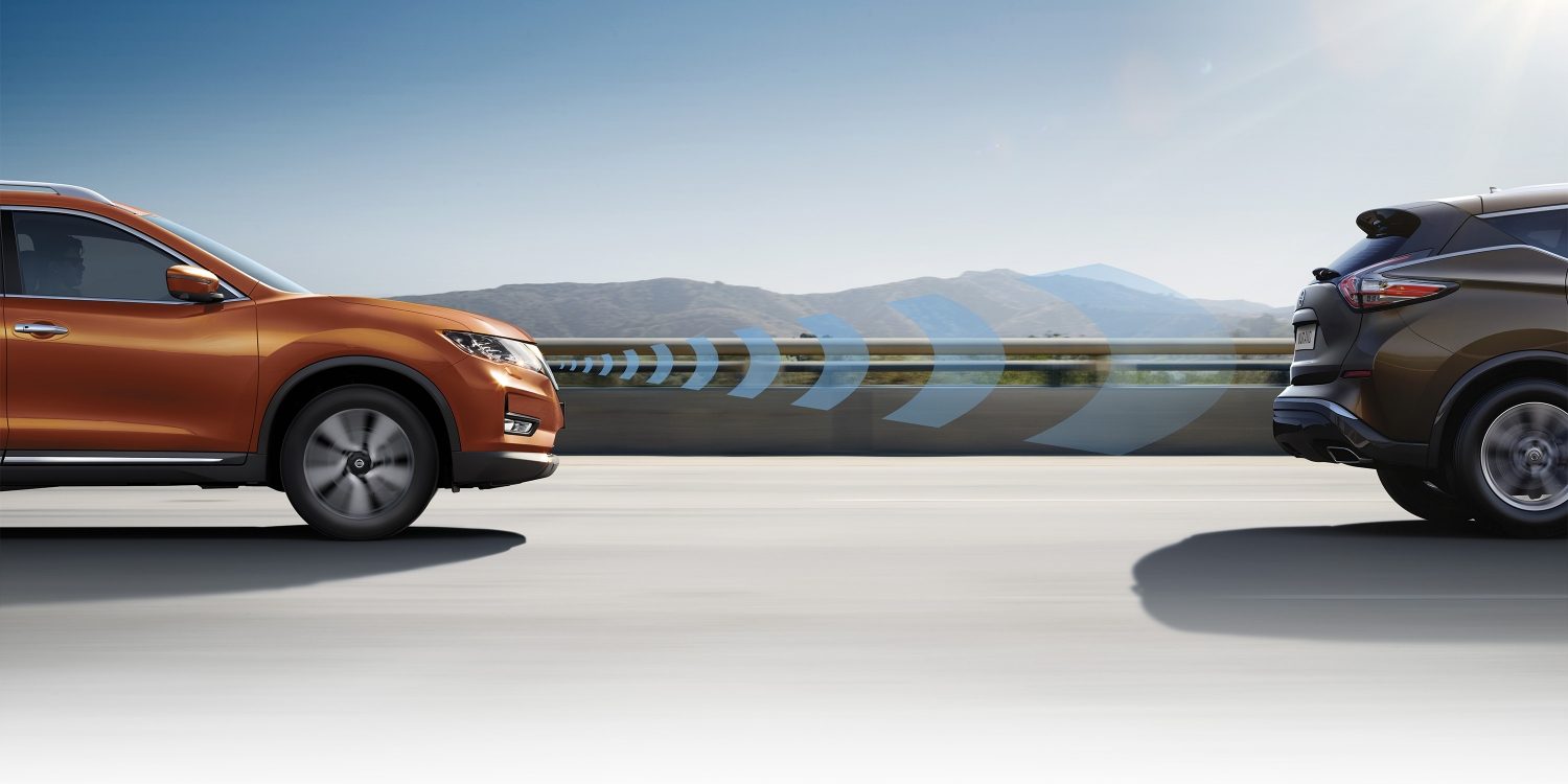 Nissan X-TRAIL Gun Metallic — вигляд ззаду з розворотом 3/4