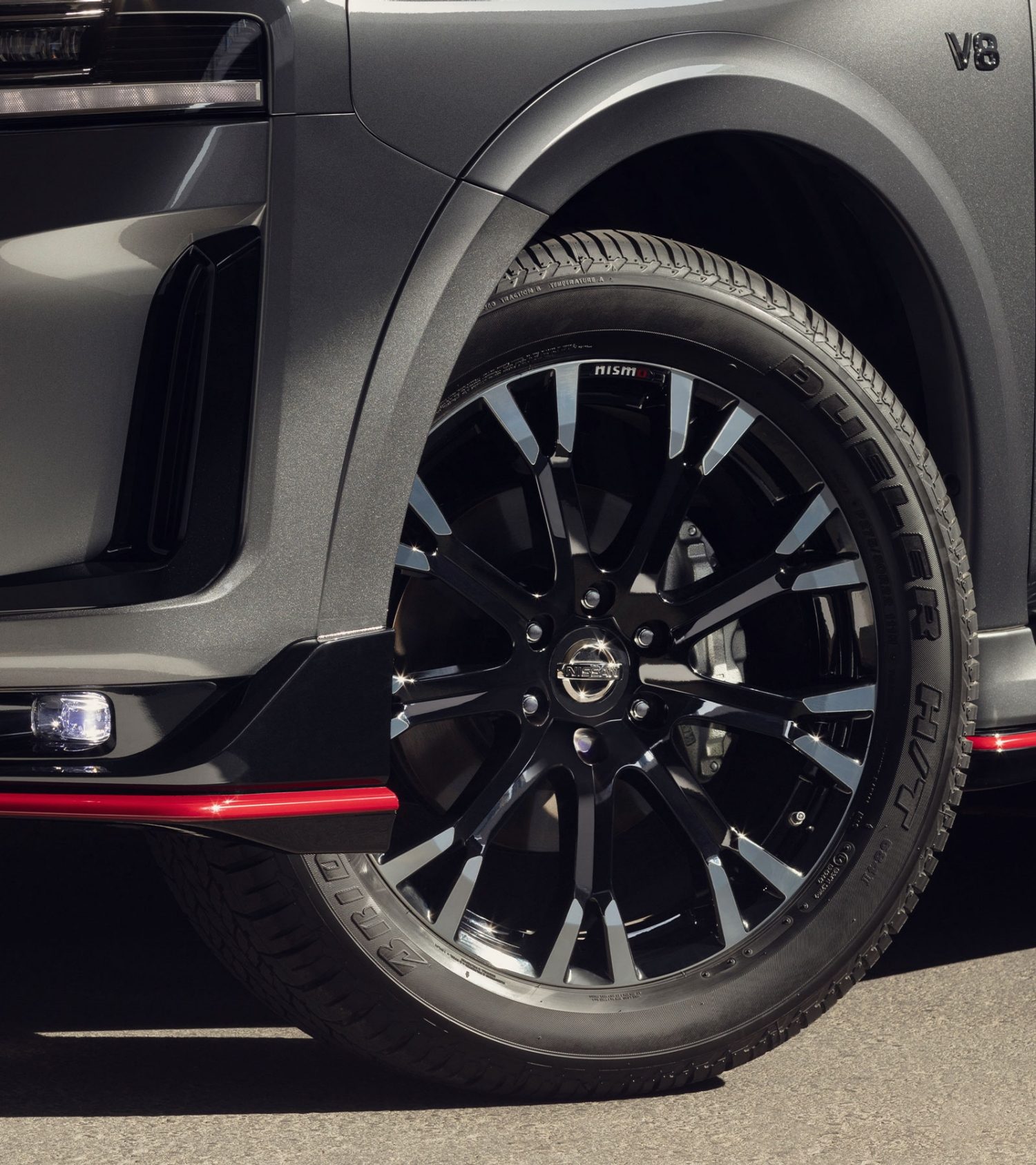 Nissan PATROL NISMO Two tone aluminum wheels