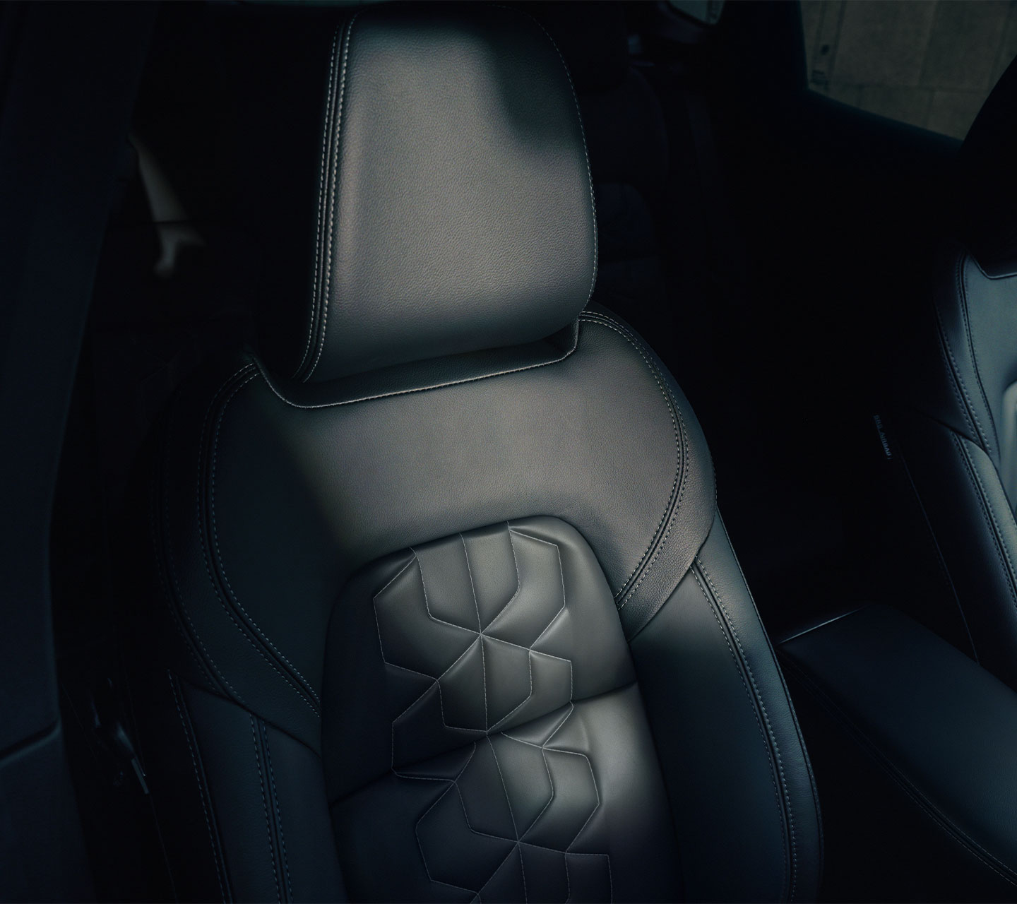 Nissan Qashqai e-Power top view illustrations showing boot capacity