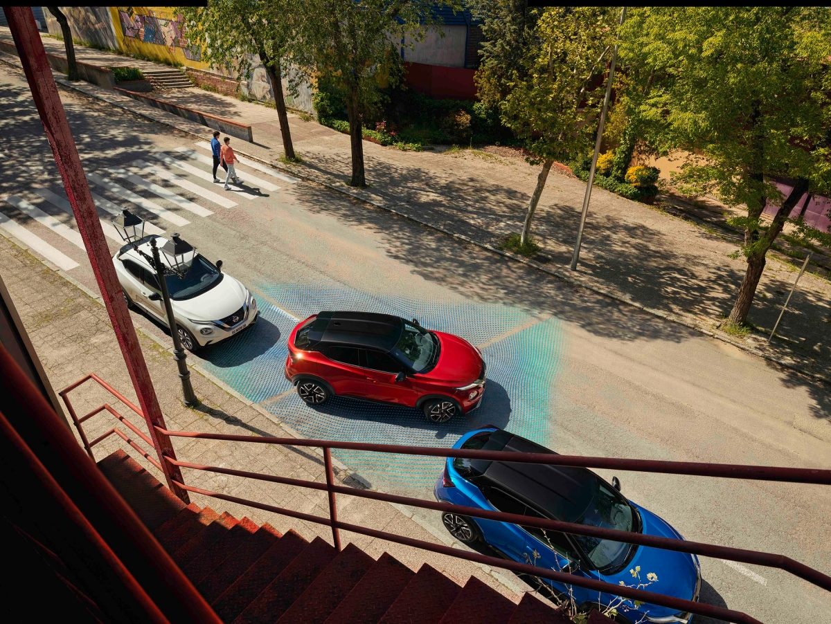 Nissan Juke estacionado na cidade