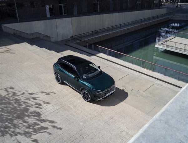 Nissan Qashqai hybrid SUV med e-power