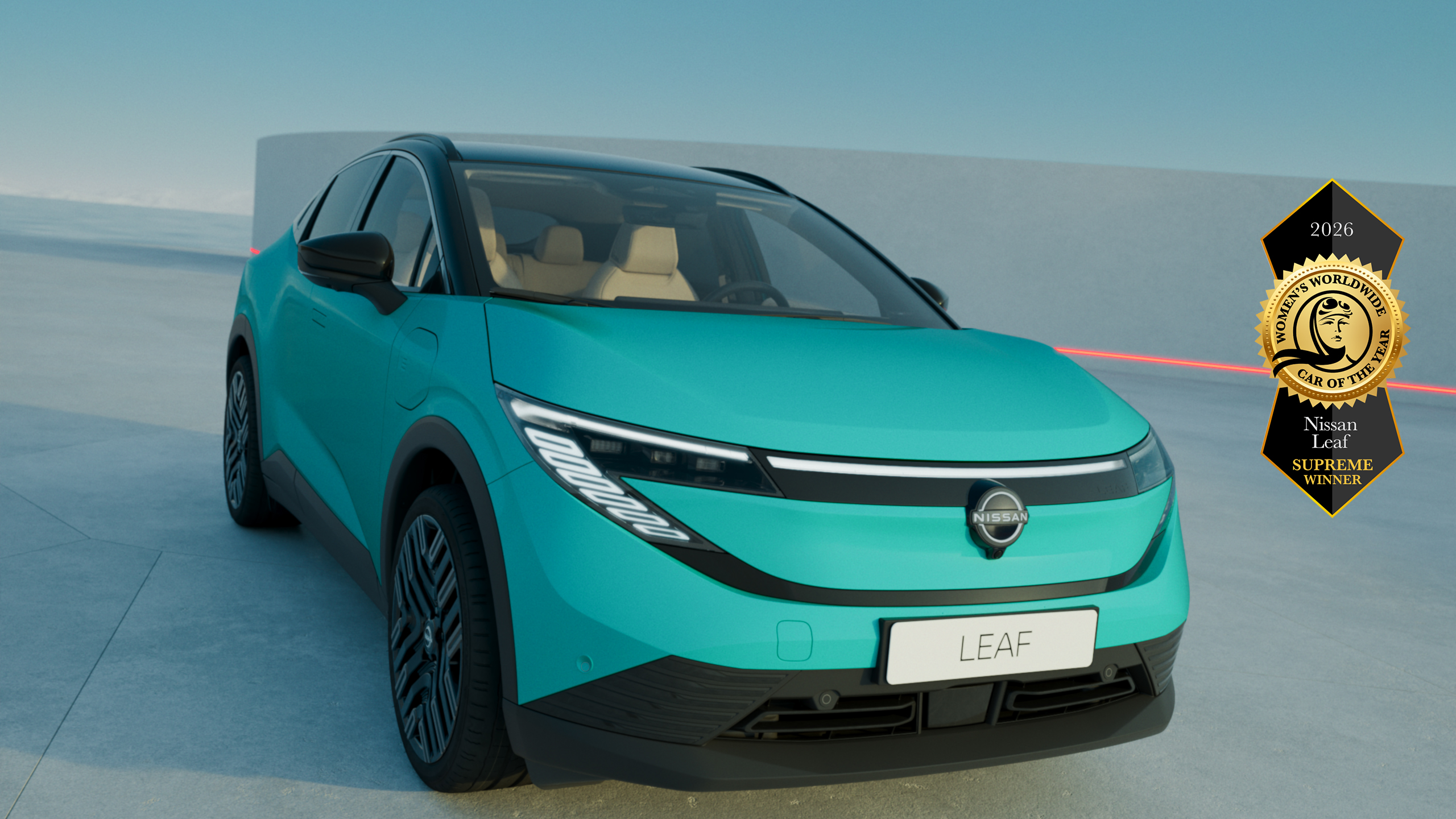 Nissan LEAF – widok trzy czwarte, prezentujący aerodynamiczną sylwetkę.