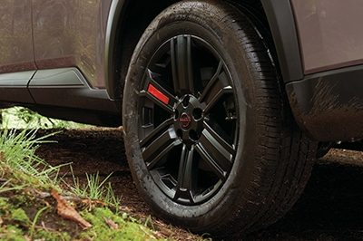 Nissan X-Trail 19inch black alloy wheels