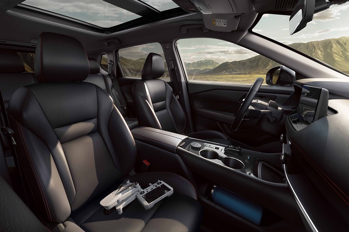 Nissan X-Trail N-Trek back water resistant seat view