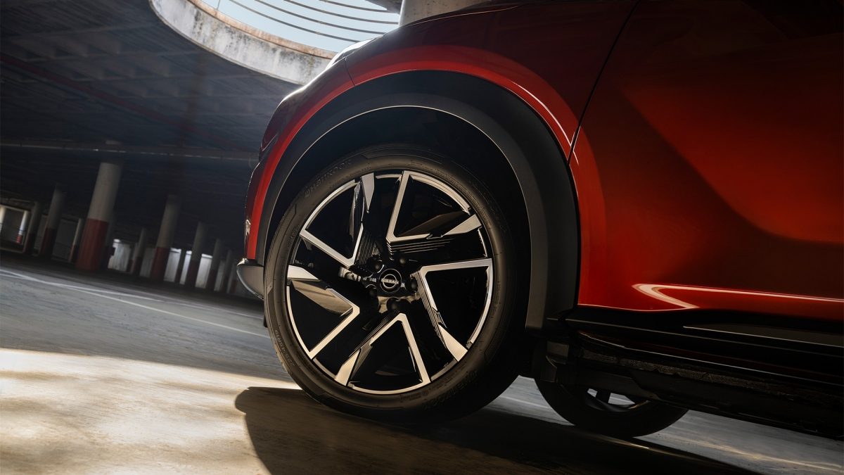 Nissan JUKE  New 19" Akari Black wheel