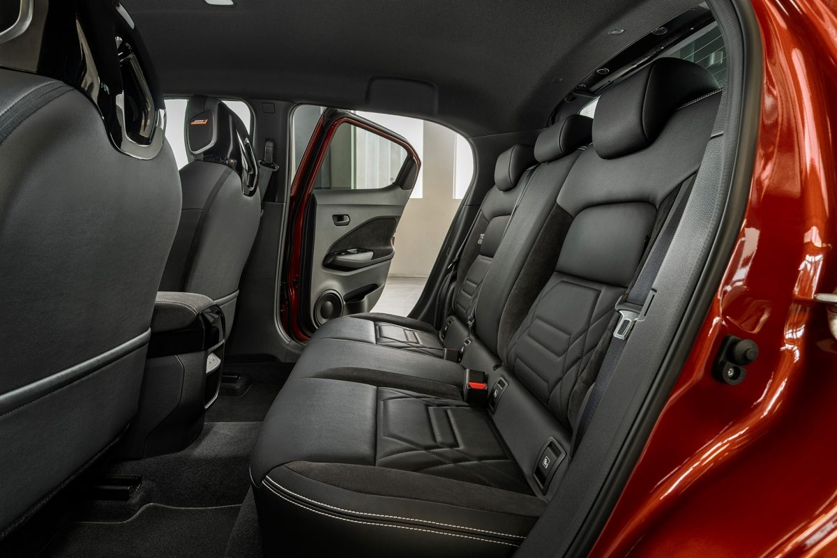 Nissan Juke rear seats profile view