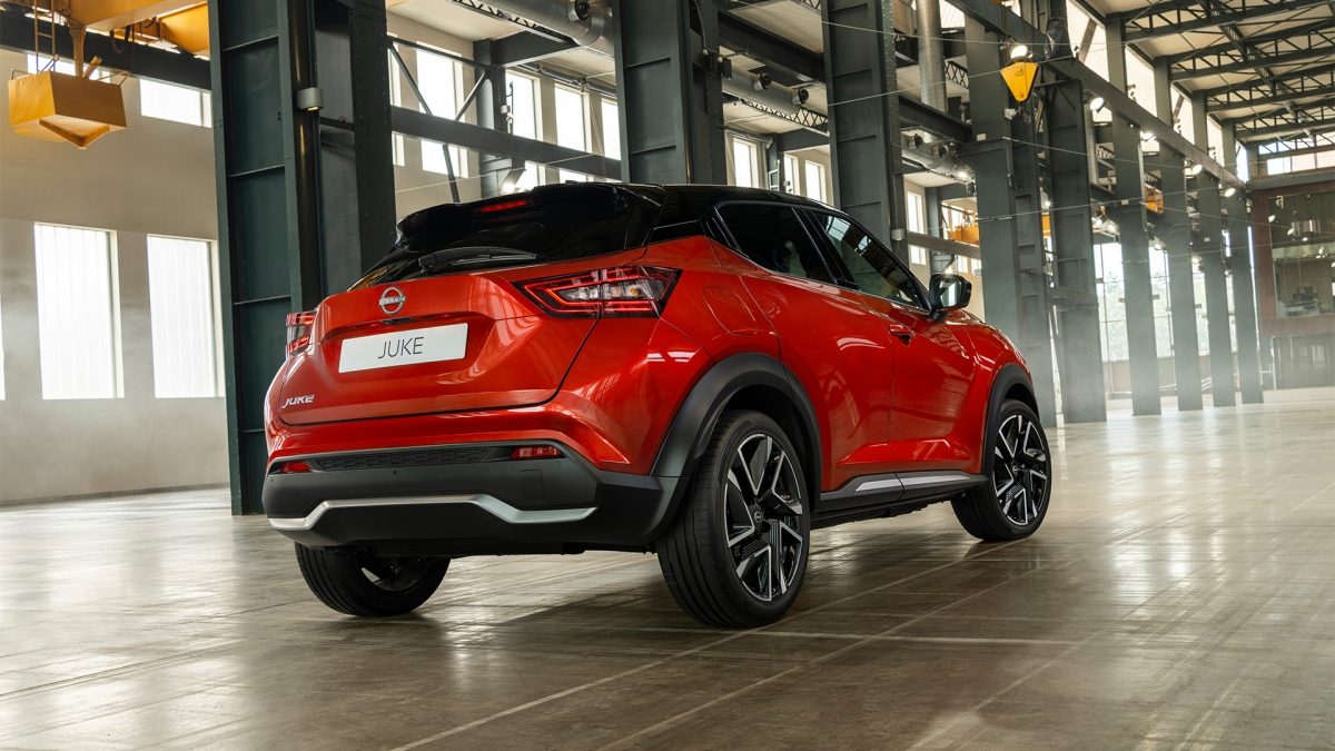 Nissan- JUKE- arkadan görünüş N sport logo
