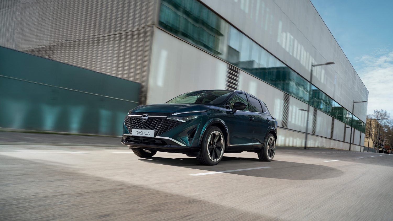 Nissan Qashqai e-Power driving shot Hybrid SUV
