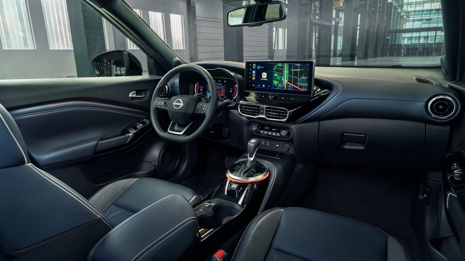 Зображення передньої частини інтер'єру Nissan JUKE