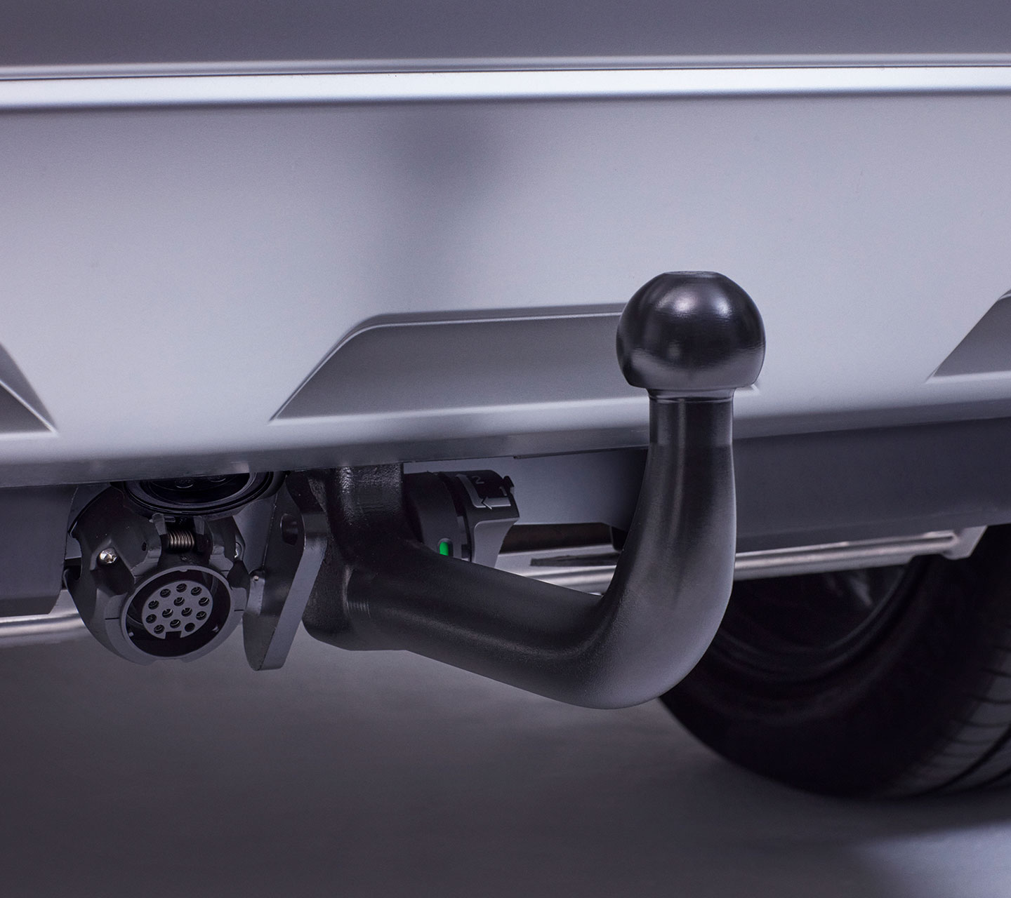 REMOVABLE TOW BAR